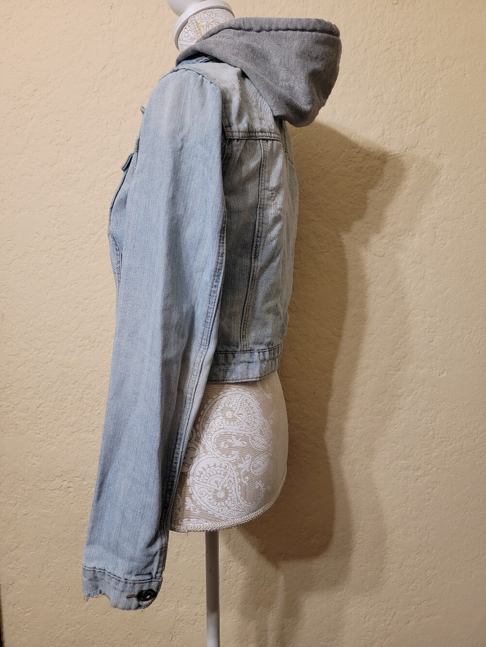 Ci Sono Cropped Denim Jacket Light Wash Distressed Hooded Sz L - Picture 3 of 5